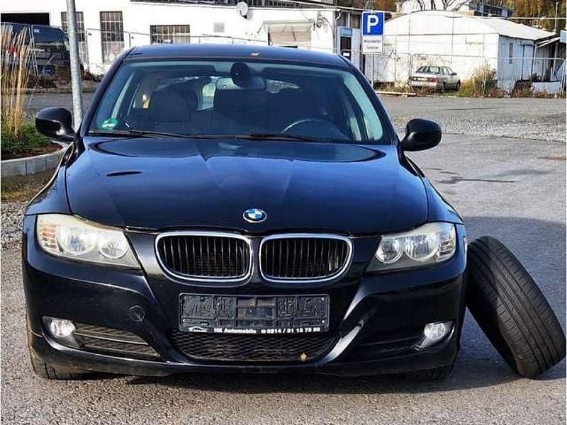 Gebraucht BMW 318 143 PS (105 kW) 2009 Schwarz ii Kombi