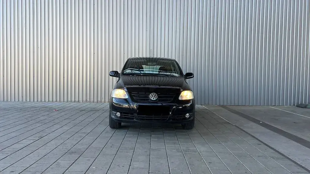 Usado VW Fox Style 60 CV (44 kW) 2011 Negro Utilitario