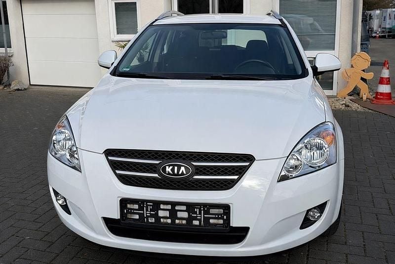 Gebraucht Kia Ceed 125 PS (91 kW) 2009 Weiß Kleinwagen