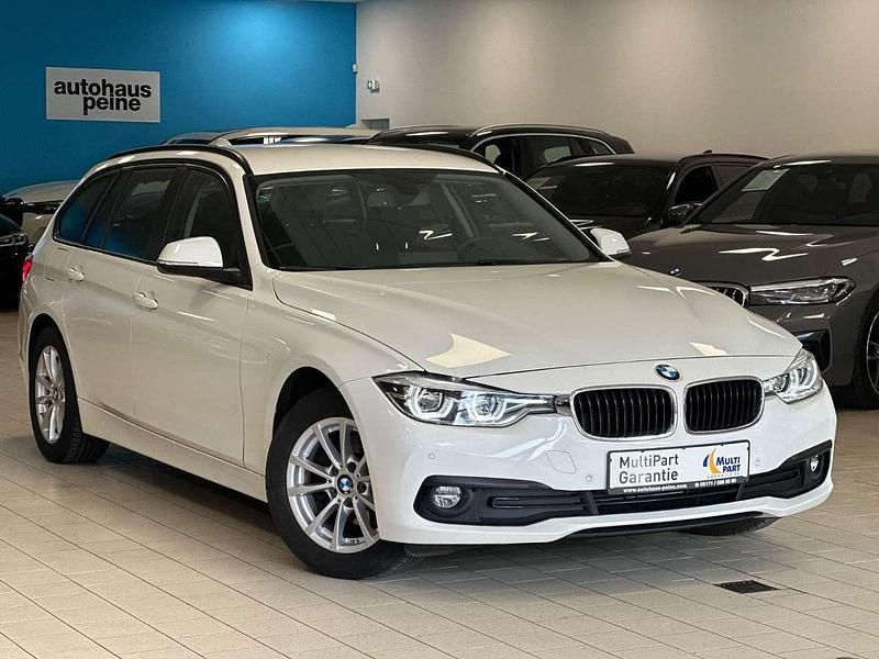 Alpinweiss iii Gebraucht 2019 BMW 318 Performance Kombi | 14.099 € (Guter Preis) - Bild 1/4