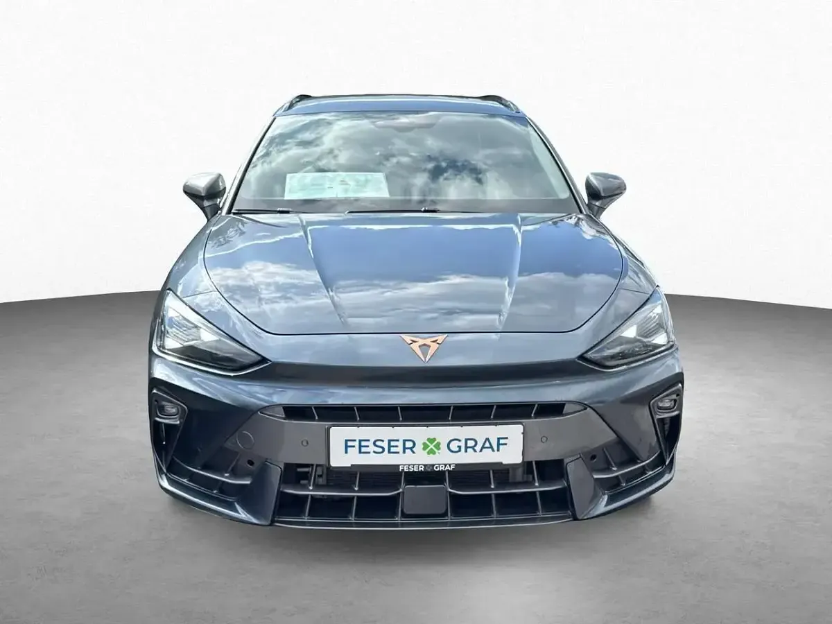 Gebraucht Cupra Leon 150 PS (110 kW) 2025 Magnetic grau Kombi