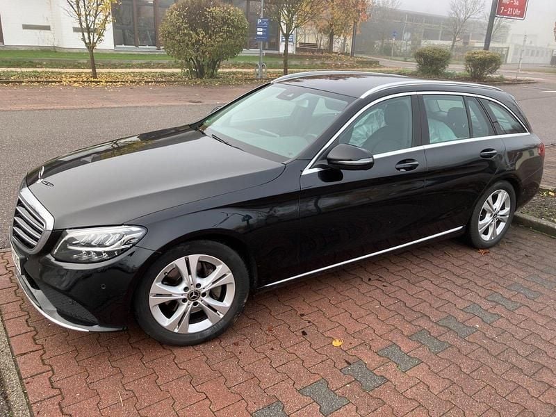 Gebraucht Mercedes C300 245 PS (180 kW) 2020 Schwarz Kombi