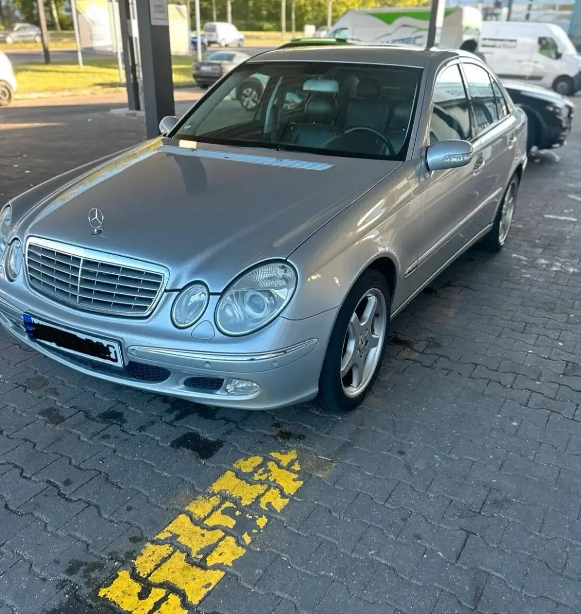 Brugt Mercedes E320 224 HK (164 kW) 2003 Sølv Sedan