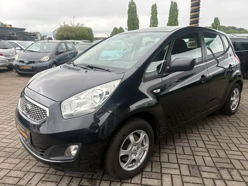 Używany Kia Venga Vision 90 KM (66 kW) 2010 Czarny Hatchback