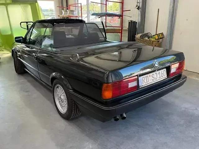 Second-hand BMW 320 150 CP (110 kW) 1992 Negru Cabrio