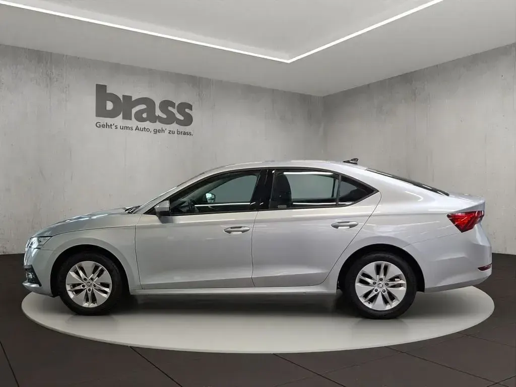 Gebraucht Skoda Octavia Ambition 110 PS (80 kW) 2022 Brillantsilber metallic Limousine