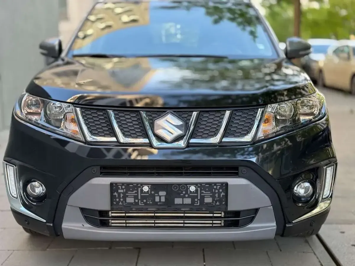 Gebraucht Suzuki Vitara Comfort+ 120 PS (88 kW) 2017 Schwarz SUV