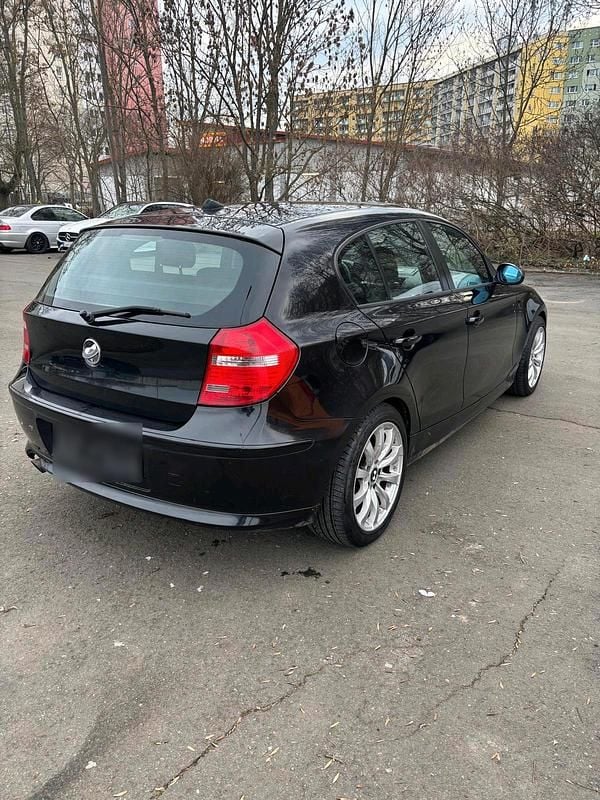Gebraucht BMW 116 116 PS (85 kW) 2007 Schwarz Kleinwagen