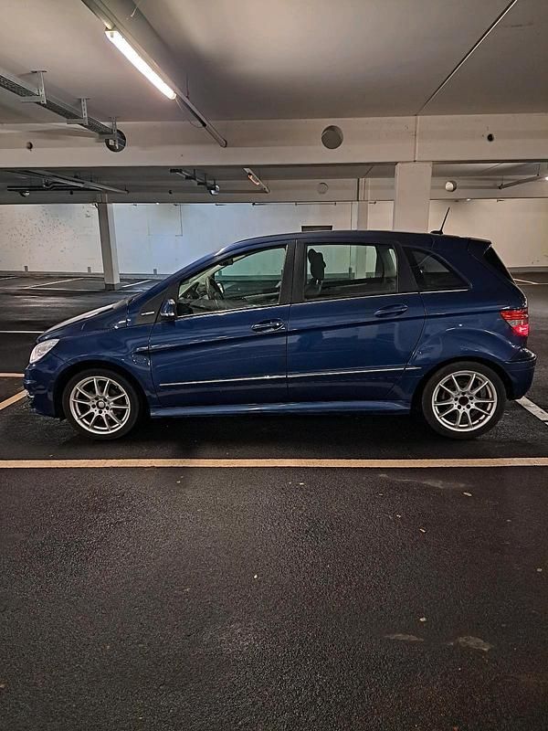 Gebraucht Mercedes 170 116 PS (85 kW) 2009 Blau Kleinwagen