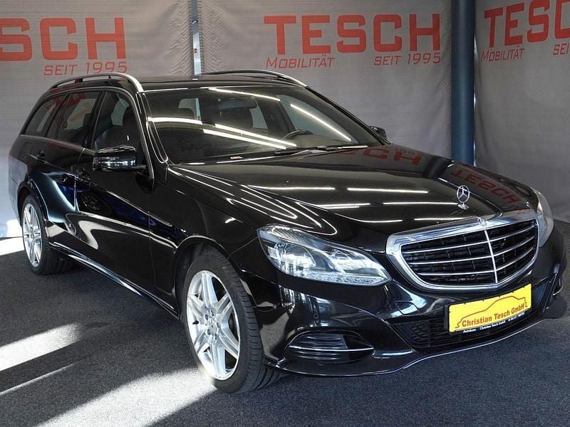 Second-hand Mercedes E220 170 CP (125 kW) 2014 Negru Berlinǎ
