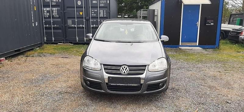 Gebraucht VW Jetta Comfortline 150 PS (110 kW) 2006 Platinum grey metallic Limousine