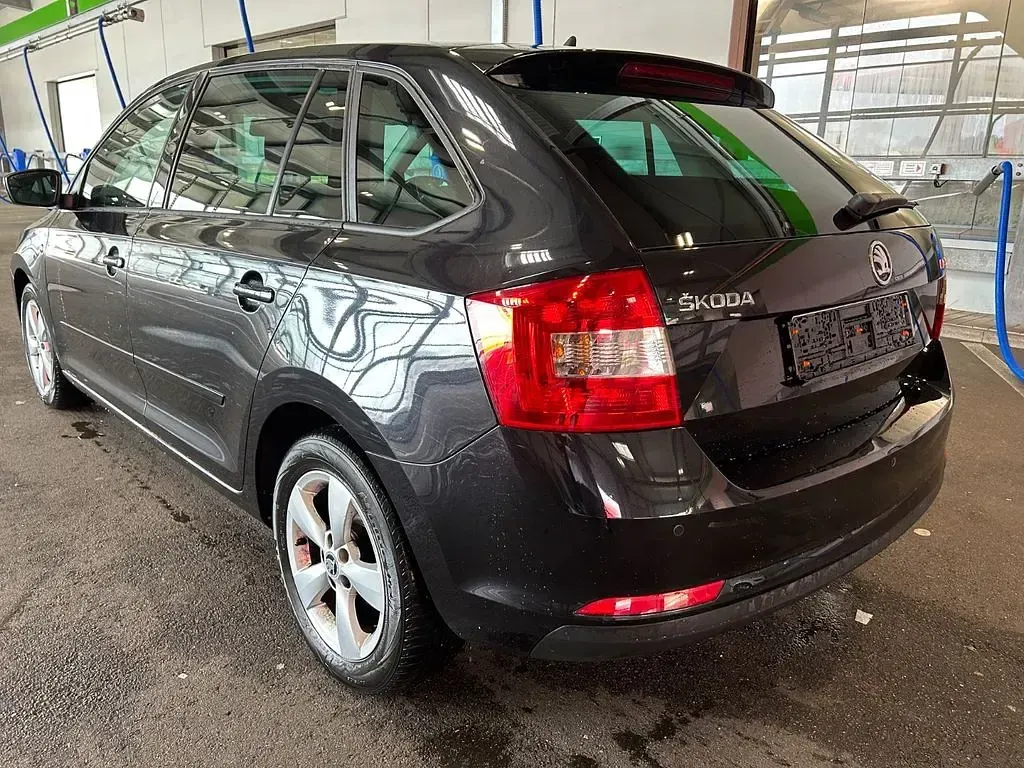 Gebraucht Skoda Rapid 105 PS (77 kW) 2014 Kleinwagen