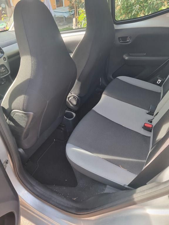 Gebraucht Toyota Aygo Edition-S 69 PS (50 kW) 2016 Silber Kleinwagen