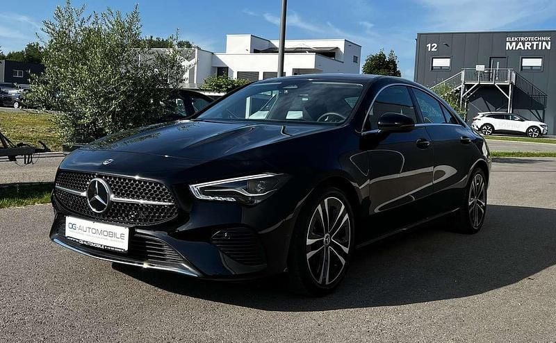 Schwarz Gebraucht 2024 Mercedes CLA180 Limousine | 31.990 € (Guter Preis) - Bild 1/4