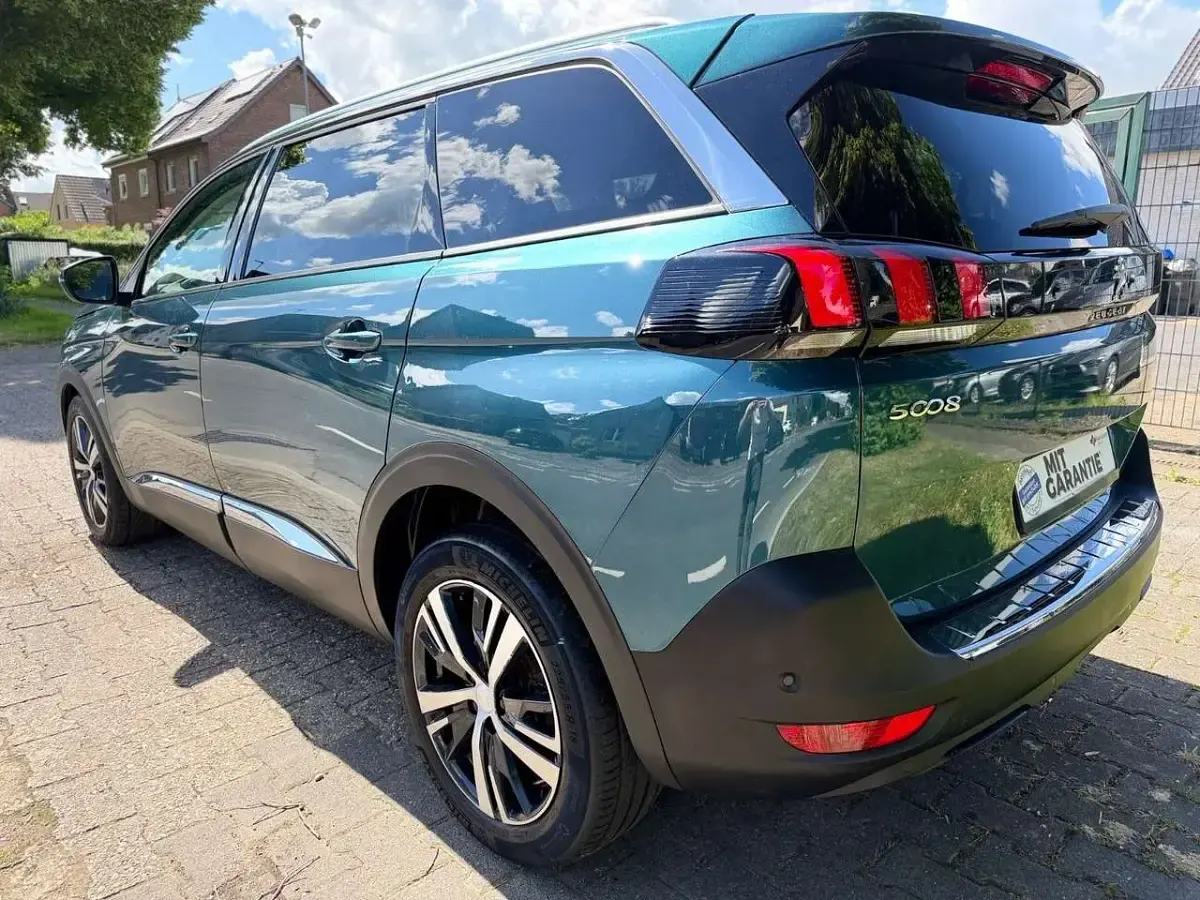 Gebraucht Peugeot 5008 Allure 131 PS (96 kW) 2018 Grün SUV