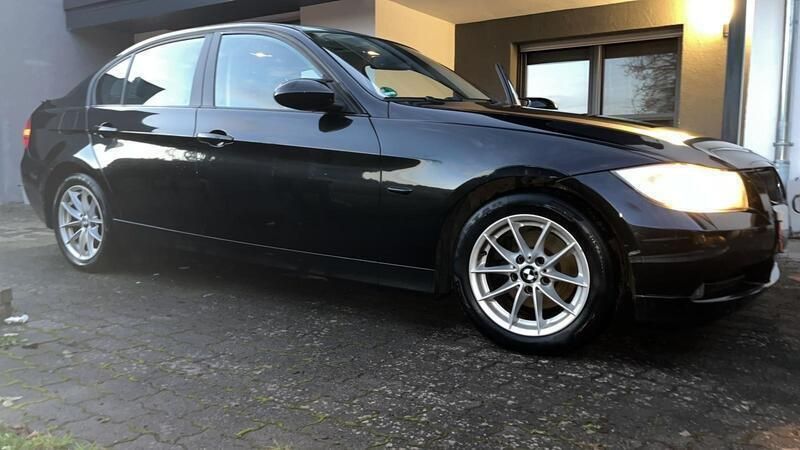 Schwarz Gebraucht 2008 BMW 318 Limousine | 2.950 € (Superpreis) - Bild 1/4