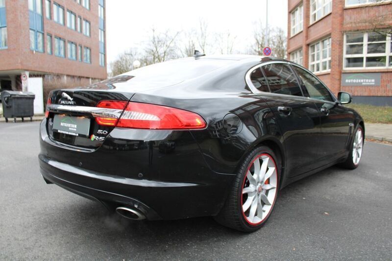 Gebraucht Jaguar XF 510 PS (375 kW) 2015 Santorini black metallic Limousine