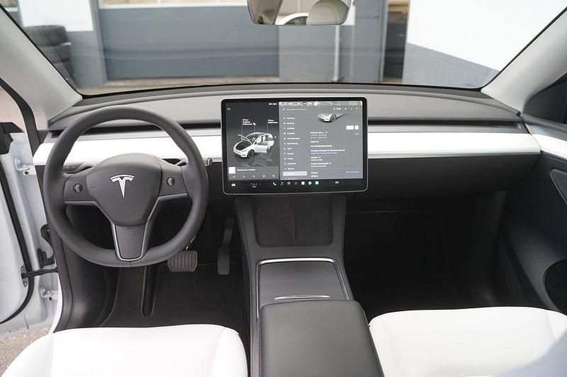 Gebraucht Tesla Model Y Long Range AWD 378 kW (514 PS) 2022 Weiß SUV