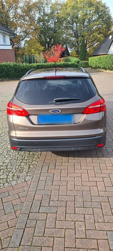 Gebraucht Ford Focus Business Edition 120 PS (88 kW) 2016 Braun Kombi