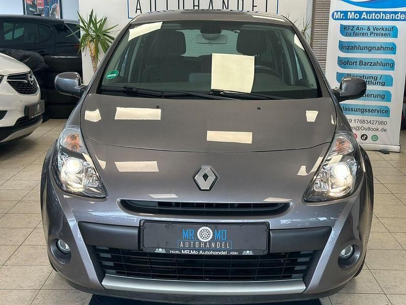 Braun Gebraucht 2009 Renault Clio III Luxe Limousine | 4.199 € (Fairer Preis) - Bild 1/4