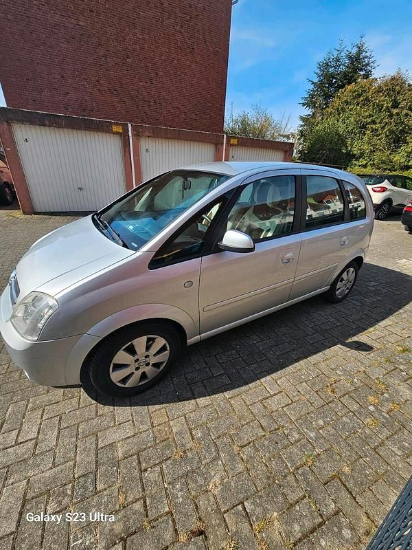 Second-hand Opel Meriva 100 CP (73 kW) 2004 Argintiu Monovolum