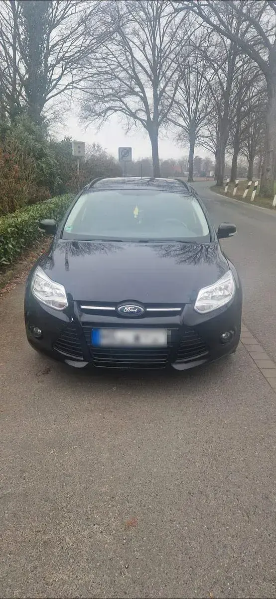 Usado Ford Focus 125 CV (91 kW) 2013 Negro Familiar