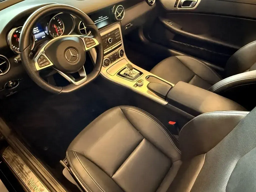 Gebraucht Mercedes SLC200 184 PS (135 kW) 2016 Schwarz Cabrio