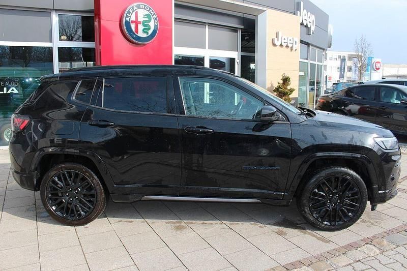 Gebraucht Jeep Compass 179 PS (131 kW) 2022 Schwarz SUV
