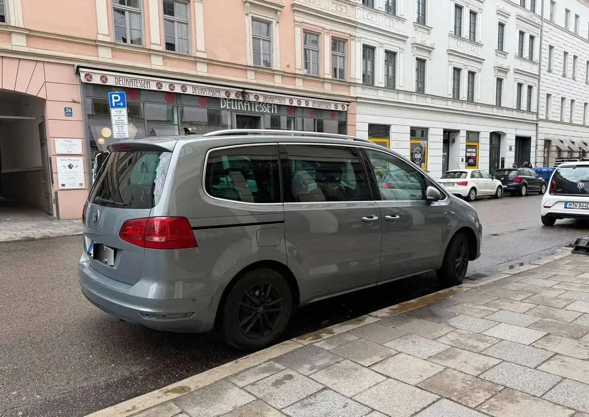 Gebraucht VW Sharan Cup 177 PS (130 kW) 2014 Grau Van / Kleinbus