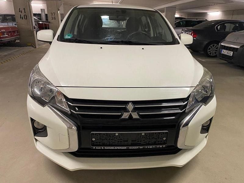 Weiß Gebraucht 2020 Mitsubishi Space Star Spirit+ Limousine | 3.999 € - Bild 1/4