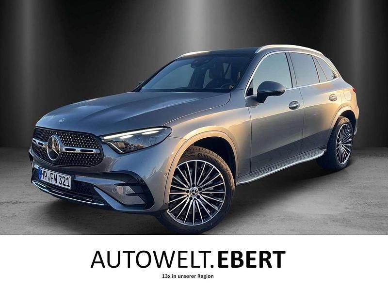 Grau Gebraucht 2023 Mercedes GLC300e AMG line SUV | 63.990 € (Fairer Preis) - Bild 1/4