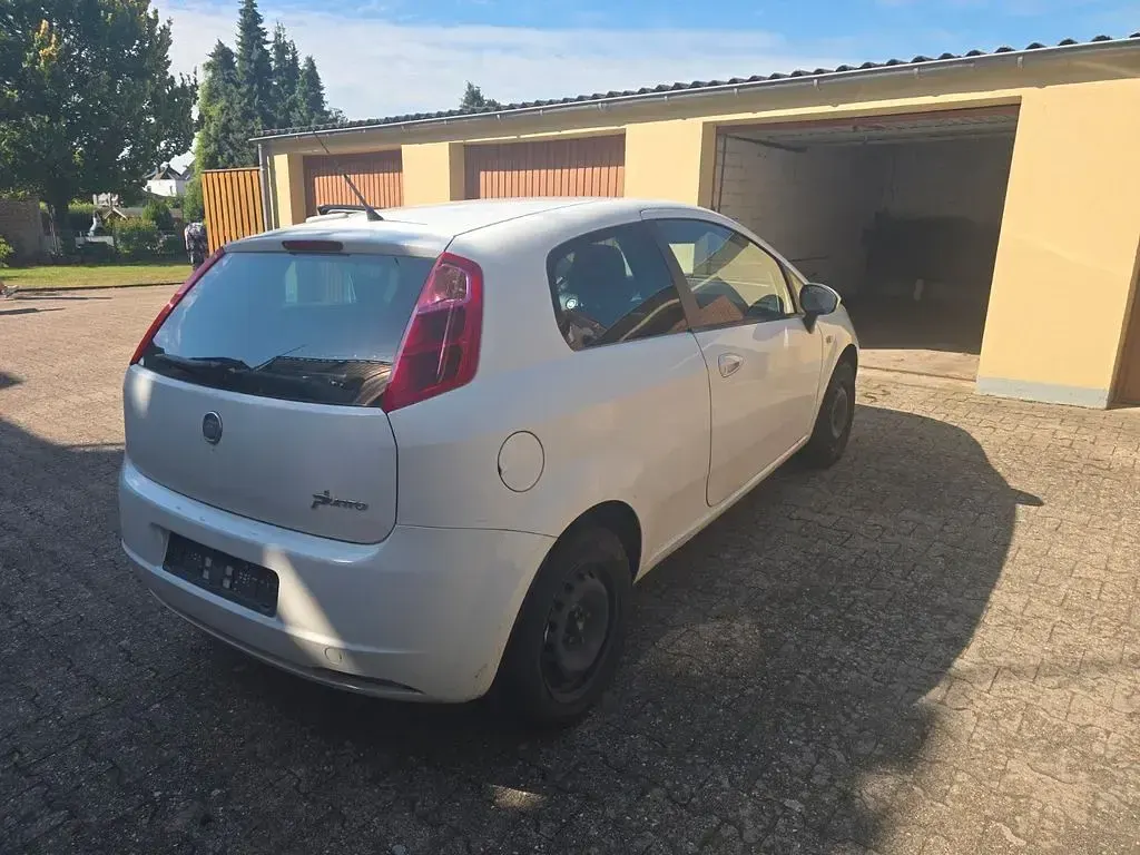 Gebraucht Fiat Punto Evo Dynamic 77 PS (56 kW) 2009 Weiß Kleinwagen