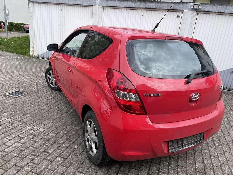 Gebraucht Hyundai i20 Edition 77 PS (56 kW) 2011 Kleinwagen