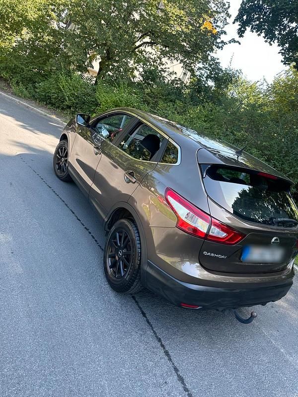 Gold Gebraucht 2014 Nissan Qashqai SUV | 7.999 € (Fairer Preis) - Bild 1/4