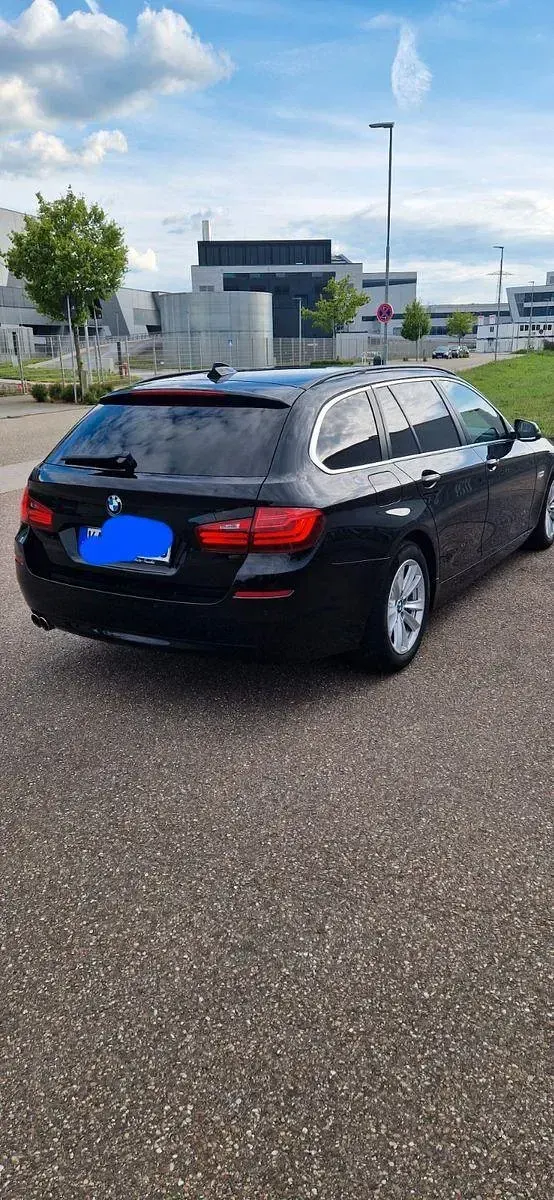 Gebraucht BMW 520 190 PS (139 kW) 2017 Schwarz Kombi