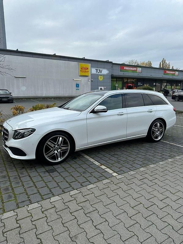 Gebraucht Mercedes E200 150 PS (110 kW) 2019 Weiß Kombi