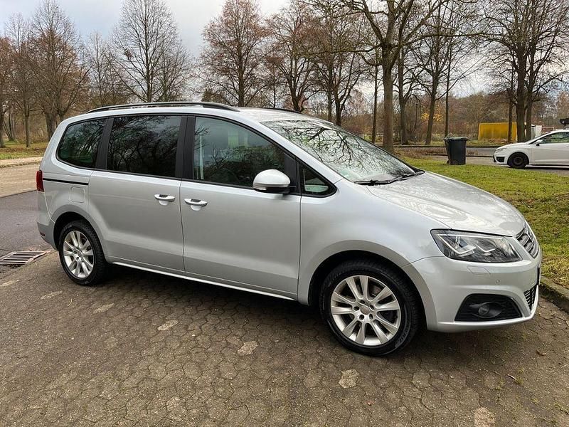 Silber Gebraucht 2015 Seat Alhambra Crono Van / Kleinbus | 17.900 € (Fairer Preis) - Bild 1/4