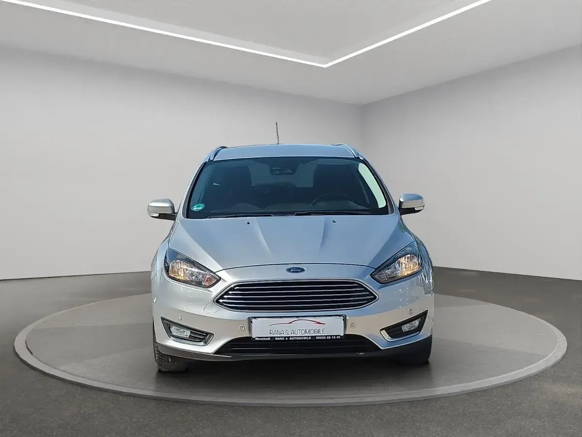 Gebraucht Ford Focus Titanium 120 PS (88 kW) 2016 Grau Kombi