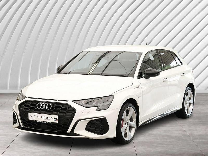 Ibisweiss Gebraucht 2022 Audi A3 Sportback e-tron S-Line Limousine | 24.890 € (Fairer Preis) - Bild 1/4