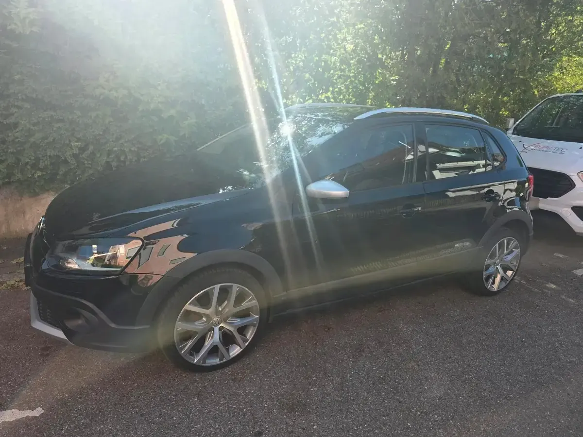 Gebraucht VW Polo Cross 90 PS (66 kW) 2011 Schwarz Kleinwagen