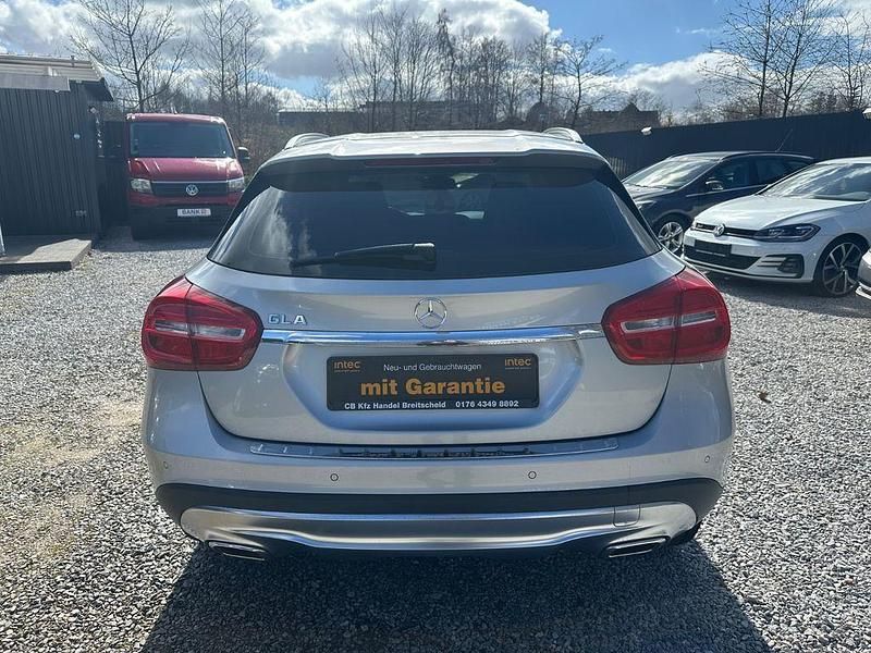 Gebraucht Mercedes GLA200 Urban 156 PS (114 kW) 2014 Silber SUV
