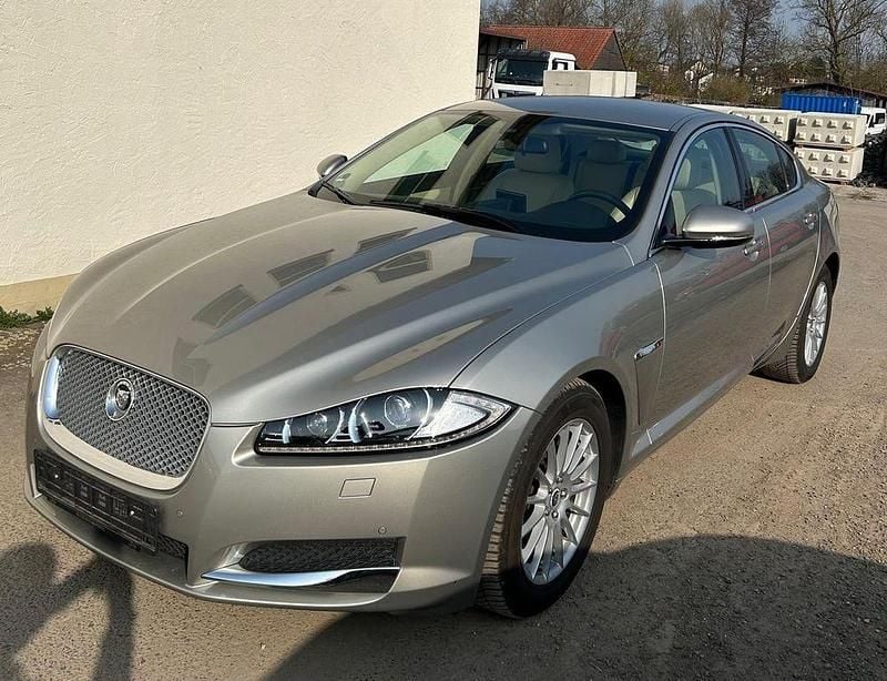 Gebraucht Jaguar XF 190 PS (139 kW) 2012 Silber Limousine