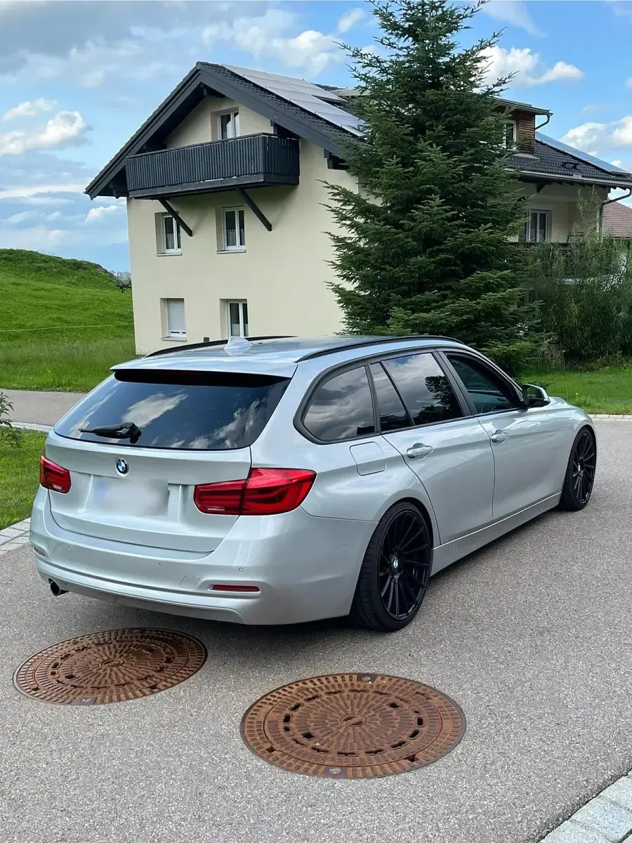 Gebraucht BMW 318 150 PS (110 kW) 2017 Silber Kombi