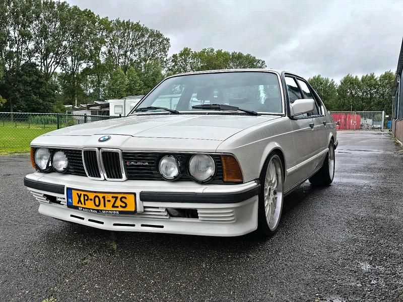 Weiß Gebraucht 1984 BMW 745 Limousine | 17.500 € - Bild 1/4