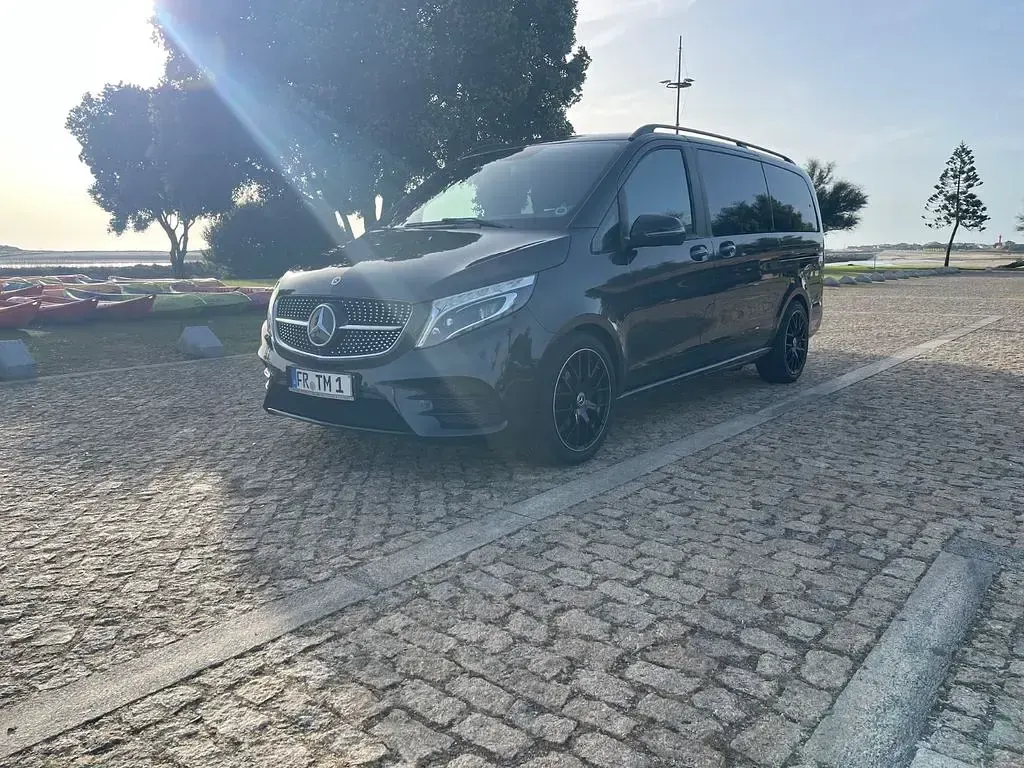 Gebraucht Mercedes V300 Exclusive 239 PS (175 kW) 2021 Schwarz Van / Kleinbus