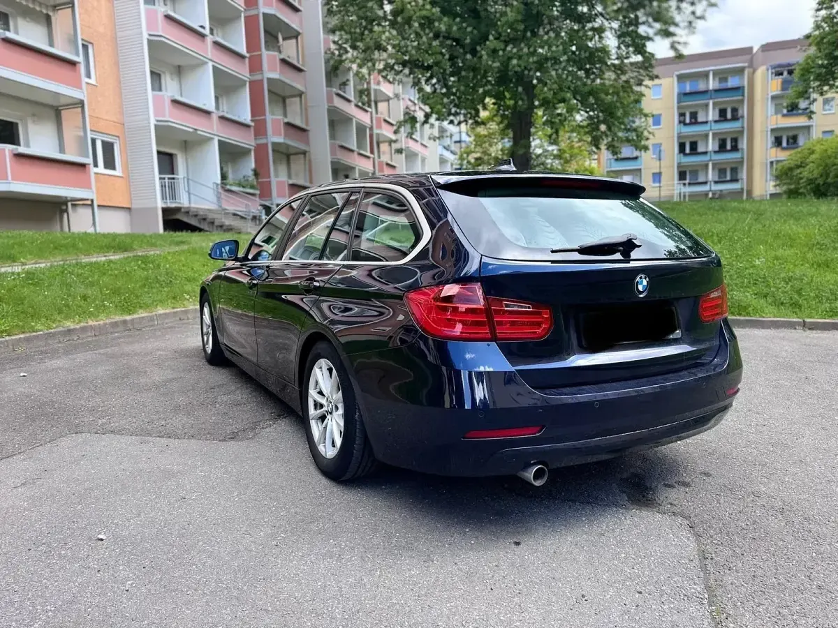 Gebraucht BMW 320 Comfort Edition 163 PS (119 kW) 2013 Blau Kombi