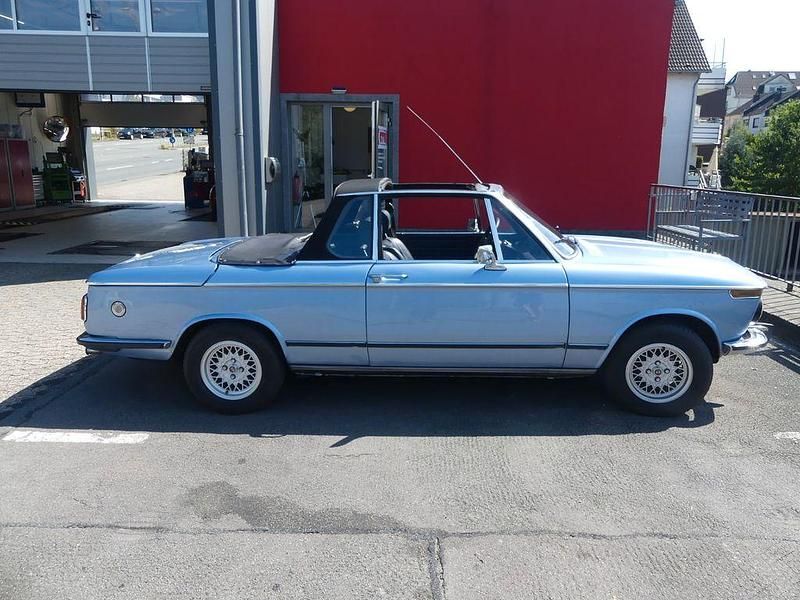 Second-hand BMW 2002 101 CP (74 kW) 1975 Albastru Berlinǎ