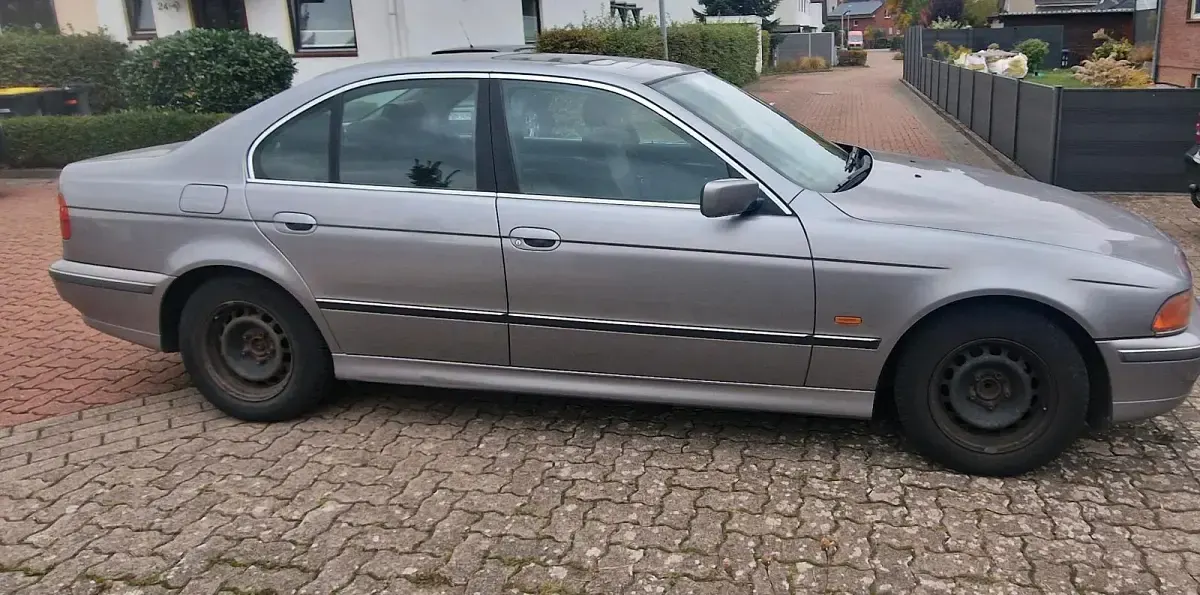 Gebraucht BMW 520 150 PS (110 kW) 1996 Grau Limousine