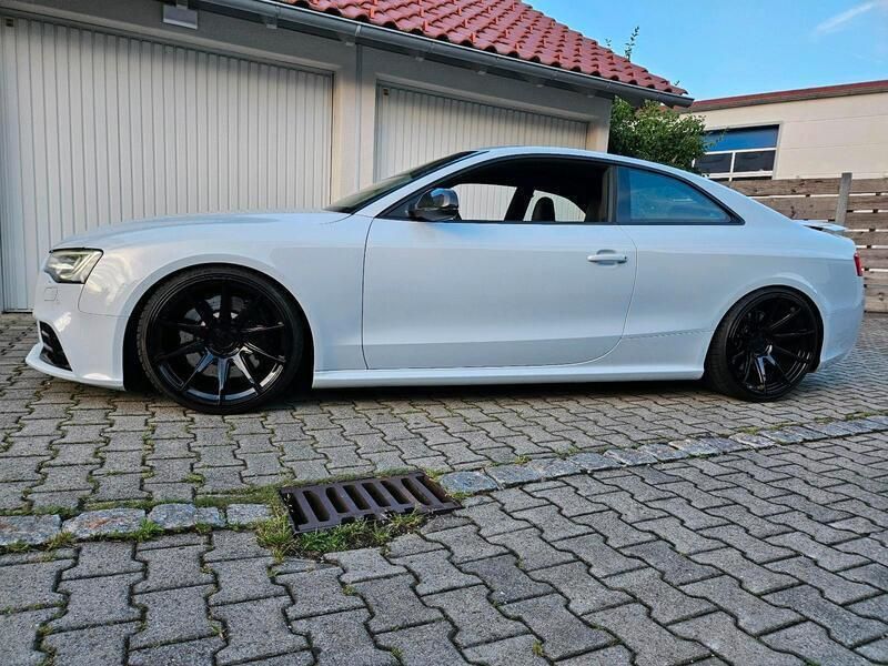 Weiß Gebraucht 2012 Audi RS5 Performance Coupé | 28.900 € (Fairer Preis) - Bild 1/4
