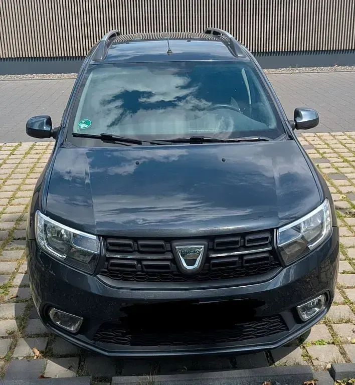 Gebraucht Dacia Logan MCV Lauréate 90 PS (66 kW) 2017 Grau Limousine